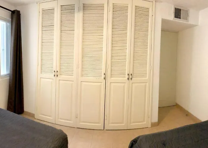 Condo Apartment *